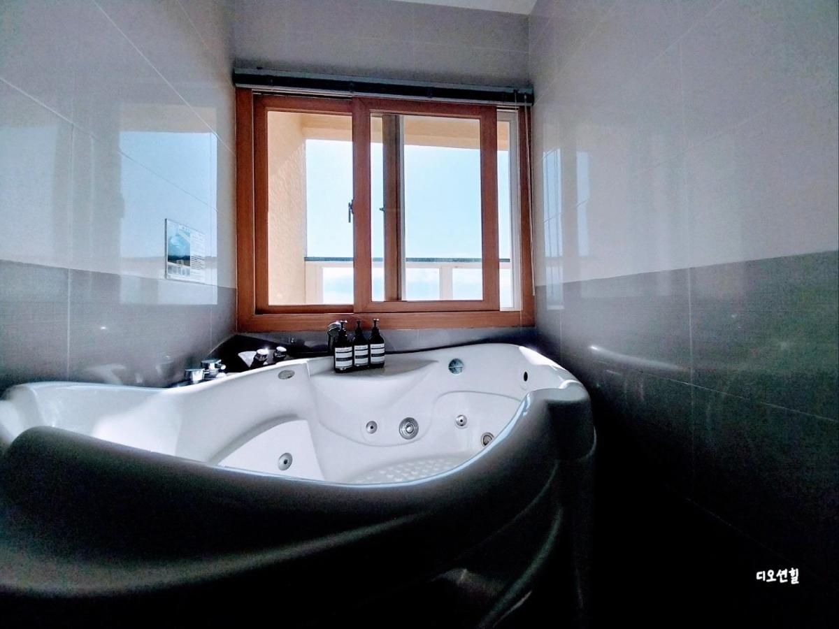 Jeju The Ocean Hill Pension مدينة سيوجويبو المظهر الخارجي الصورة