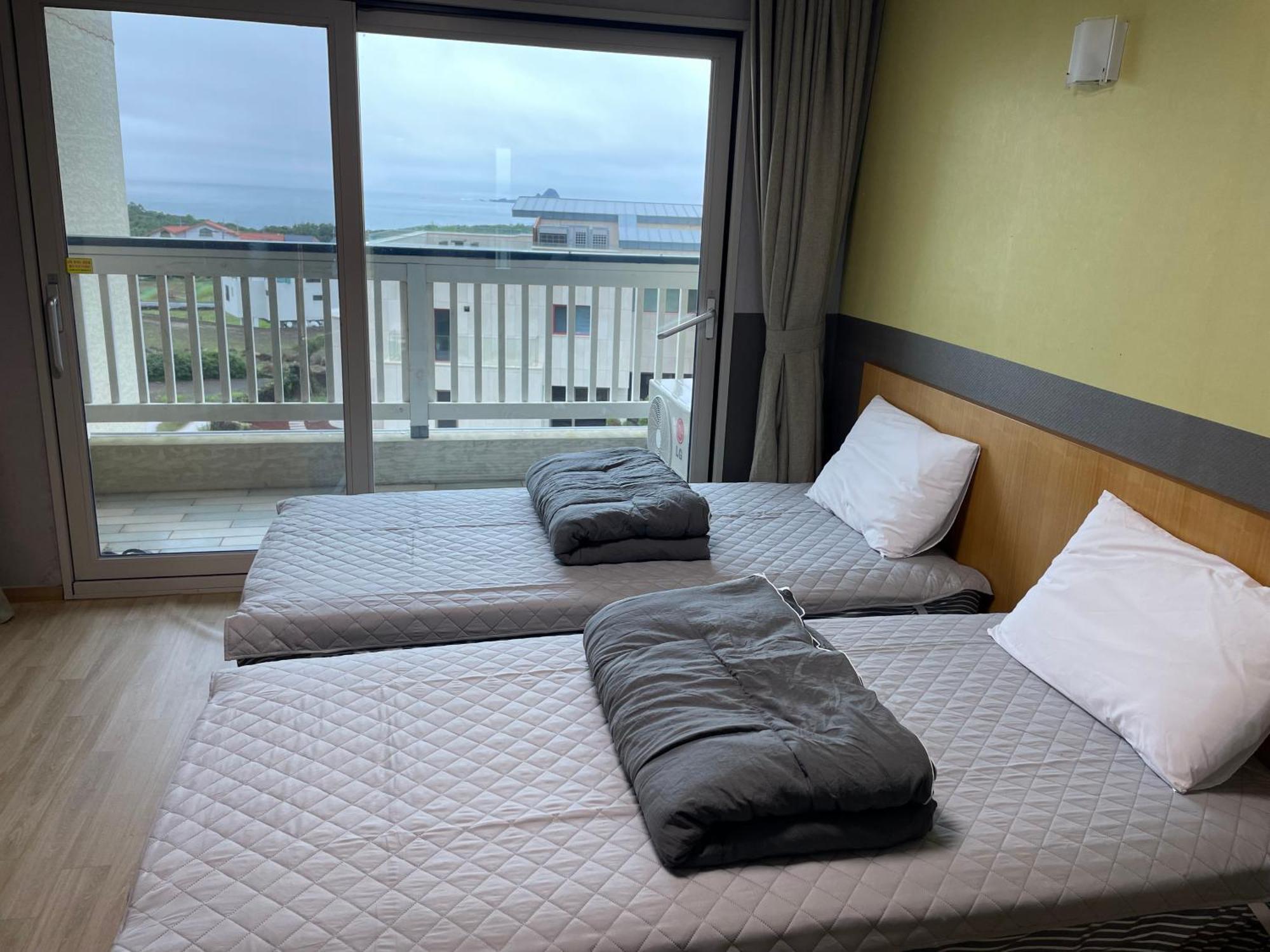 Jeju The Ocean Hill Pension مدينة سيوجويبو المظهر الخارجي الصورة