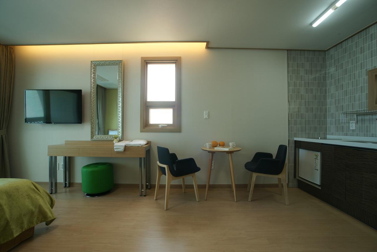 Jeju The Ocean Hill Pension مدينة سيوجويبو المظهر الخارجي الصورة