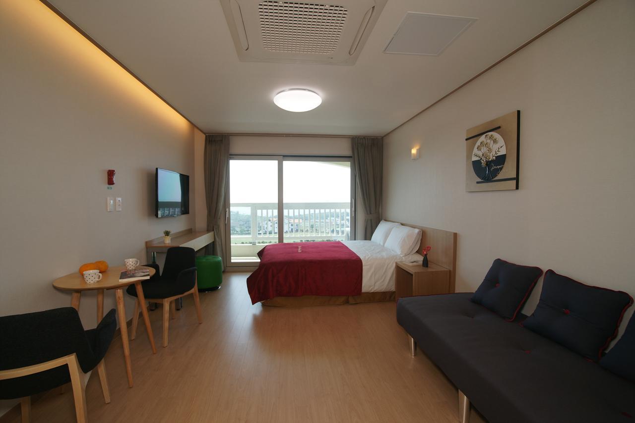 Jeju The Ocean Hill Pension مدينة سيوجويبو المظهر الخارجي الصورة